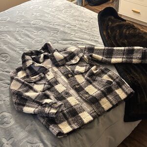 Women’s fleece checkered jacket super warm comfy cozy chic